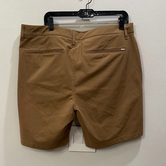 Vuori Men's Tan Shorts Size 38 NWOT - Picture 4 of 5